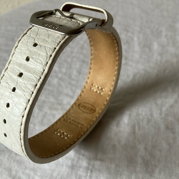 Fossil: White Leather Bracelet- Silver Tone Butterfly Accent - Picture 11 of 16